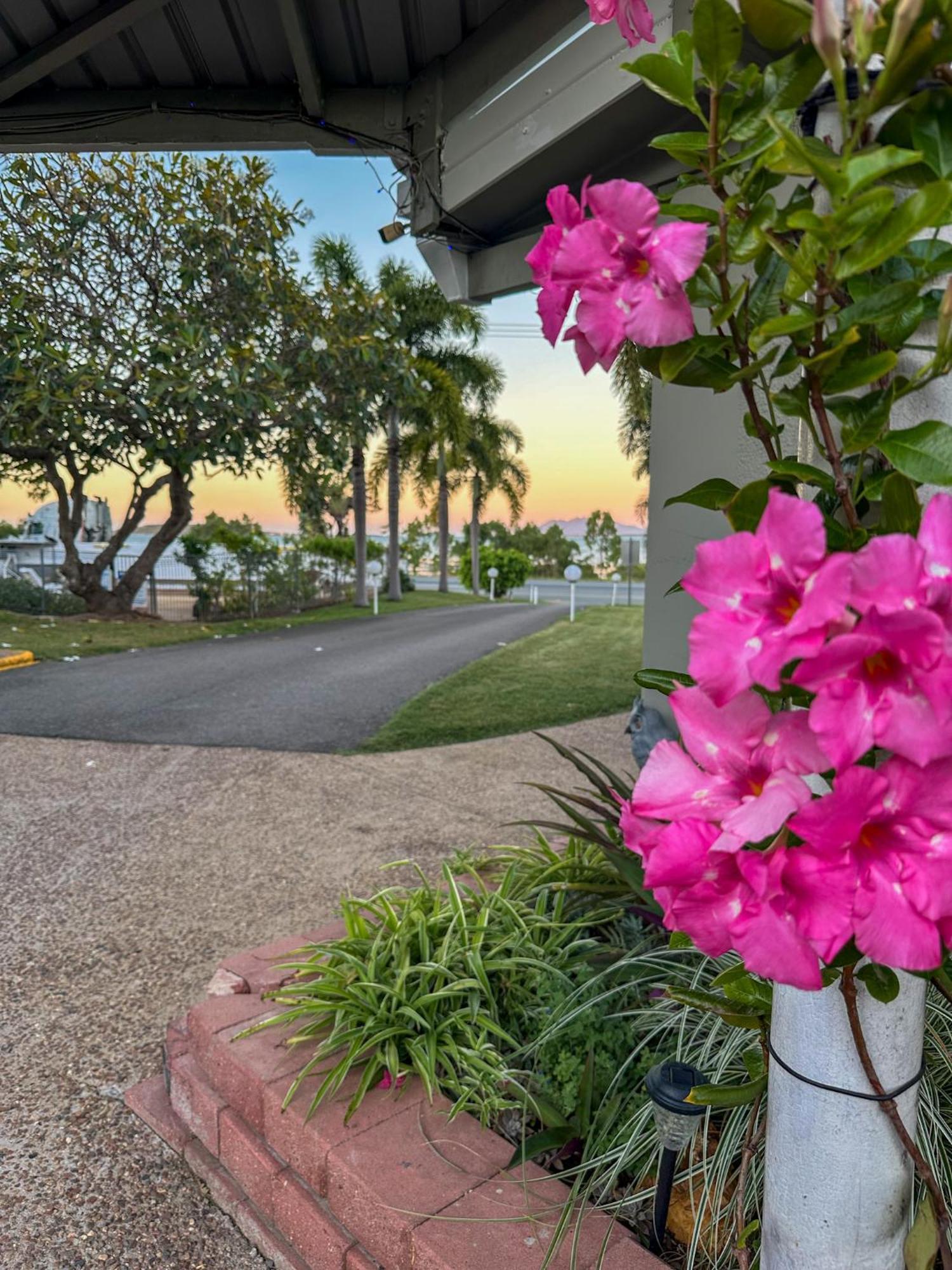 Ocean View Motel Bowen Exterior foto
